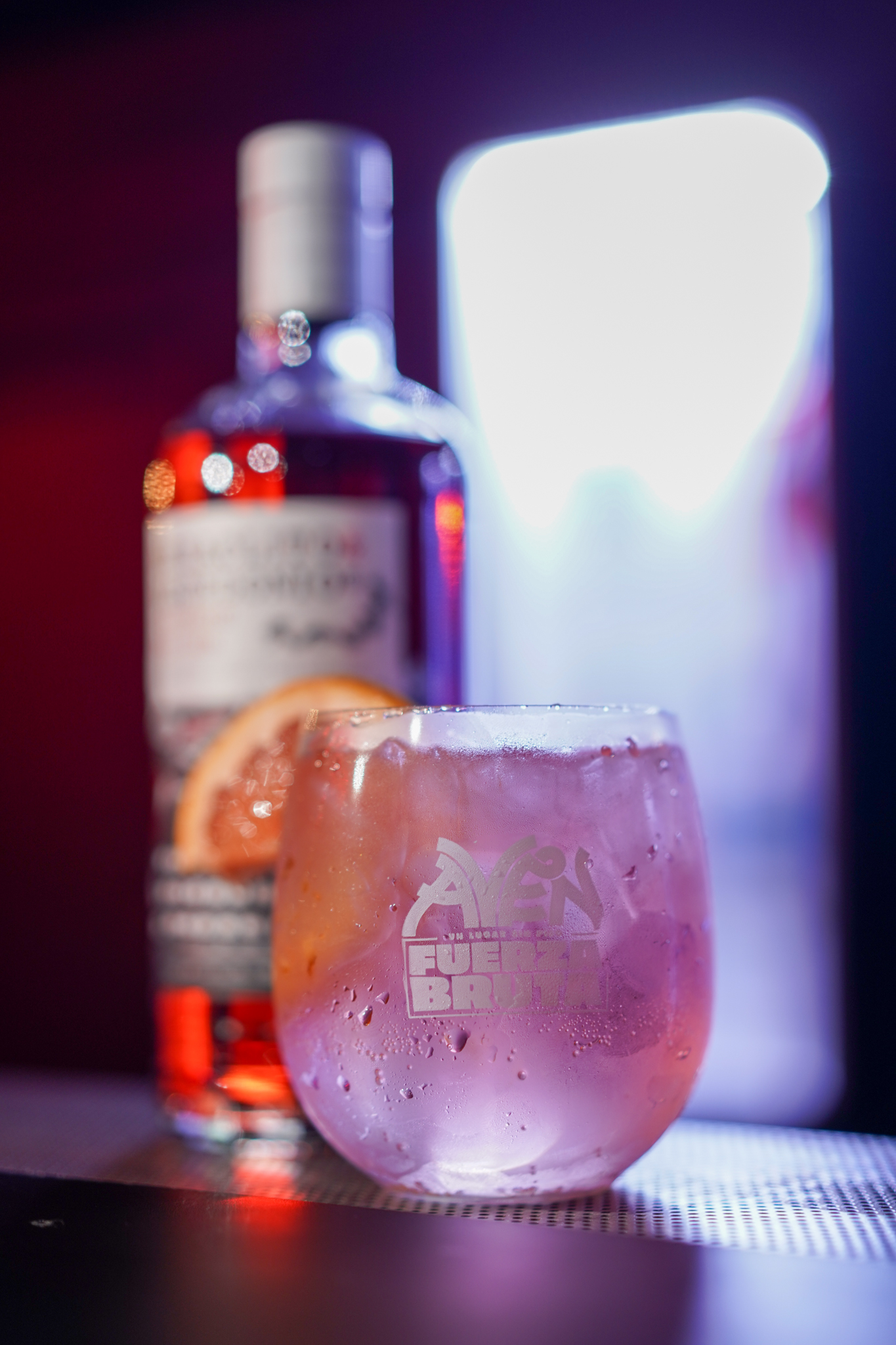 Gin Heráclito se une a Fuerza Bruta Bar Rincon Bon Vivant